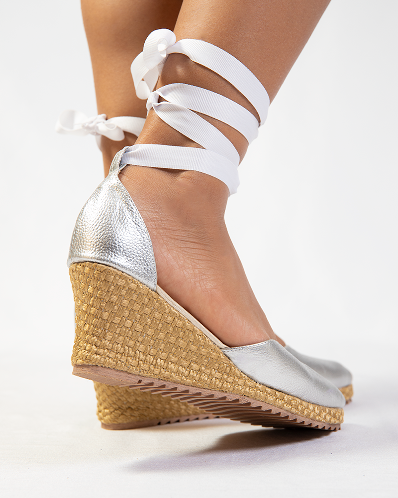 Cayetana Cintas Cuero Plateado 55mm